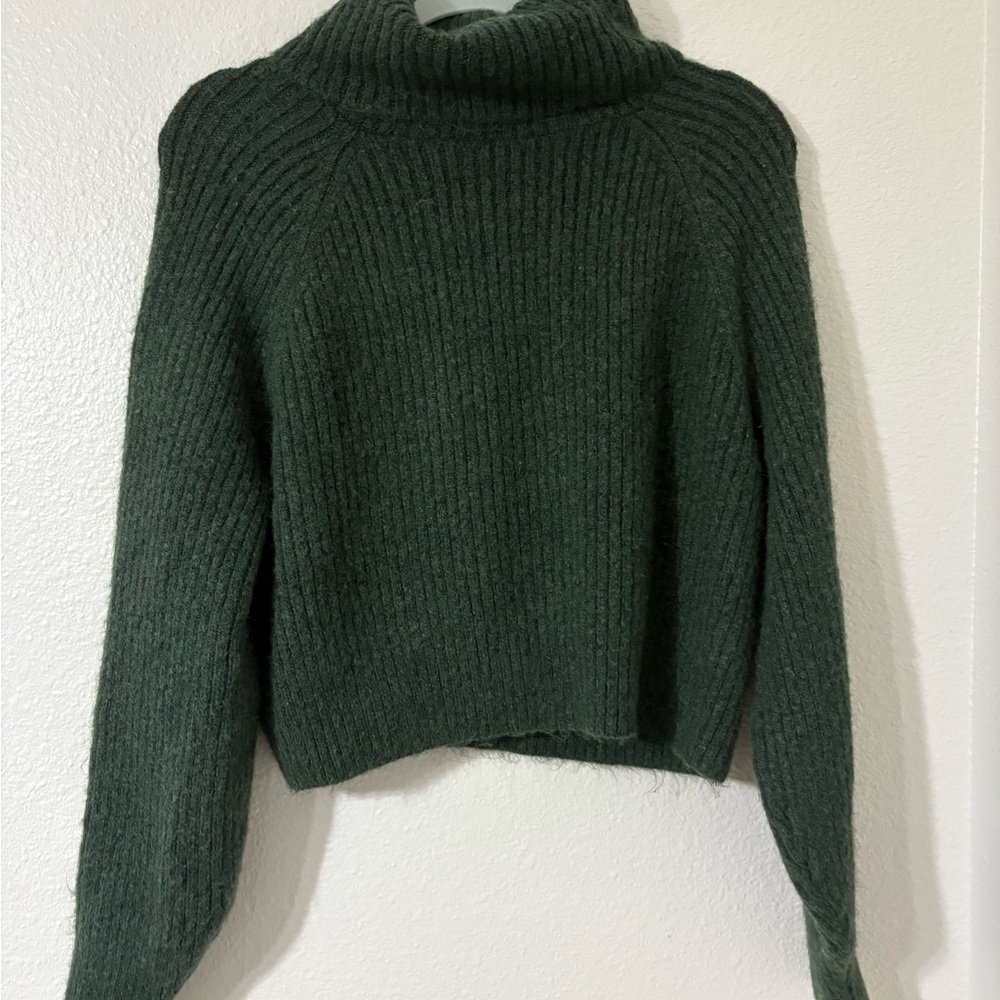 Old Navy Forest Green Turtleneck Sweater